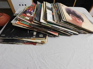 BULK LOT OF  50 VINTAGE MALE / FEMALE POP VOCAL / CROONER    33 RPM LPS      B8 - Picture 1 of 14