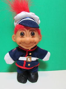 Marina de los Estados Unidos - Muñeca Russ Troll de 5" - NUEVA EN ENVOLTURA ORIGINAL - Cabello Rojo - Imagen 1 de 9