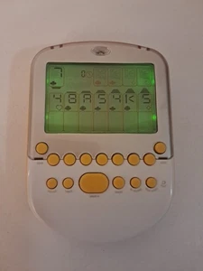 Radica Big Screen Solitaire Gioco Elettronico Portatile Giallo Bianco 2008 Funzionante - Foto 1 di 2