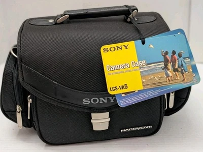LEER Sony Handycam Cámara/Videocámara Bolsa Mediana para DVD y MiniDV Estuche LCS-VA5 Foto 1 de 4