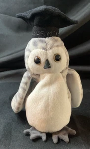Peluche coleccionable TY Beanie Baby: ""Wiser"" The Owl Graduation - Imagen 1 de 8