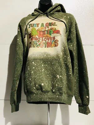 Женская толстовка с капюшоном Just A Girl Who Loves Christmas Bleach Spot размер S - Изображение 1 из 4