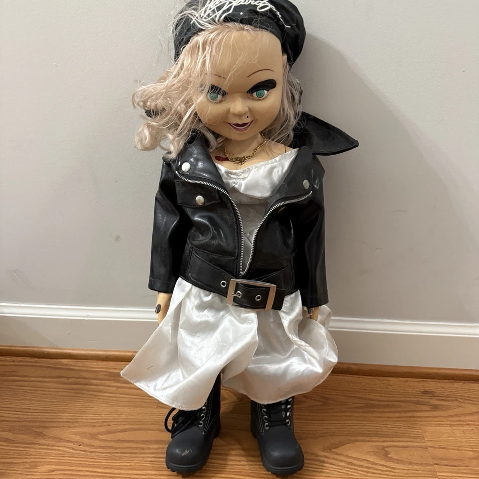 Child’s Play Tiffany Bride Of Chucky Doll 24” chaqueta de terror y botas Foto 1 de 4