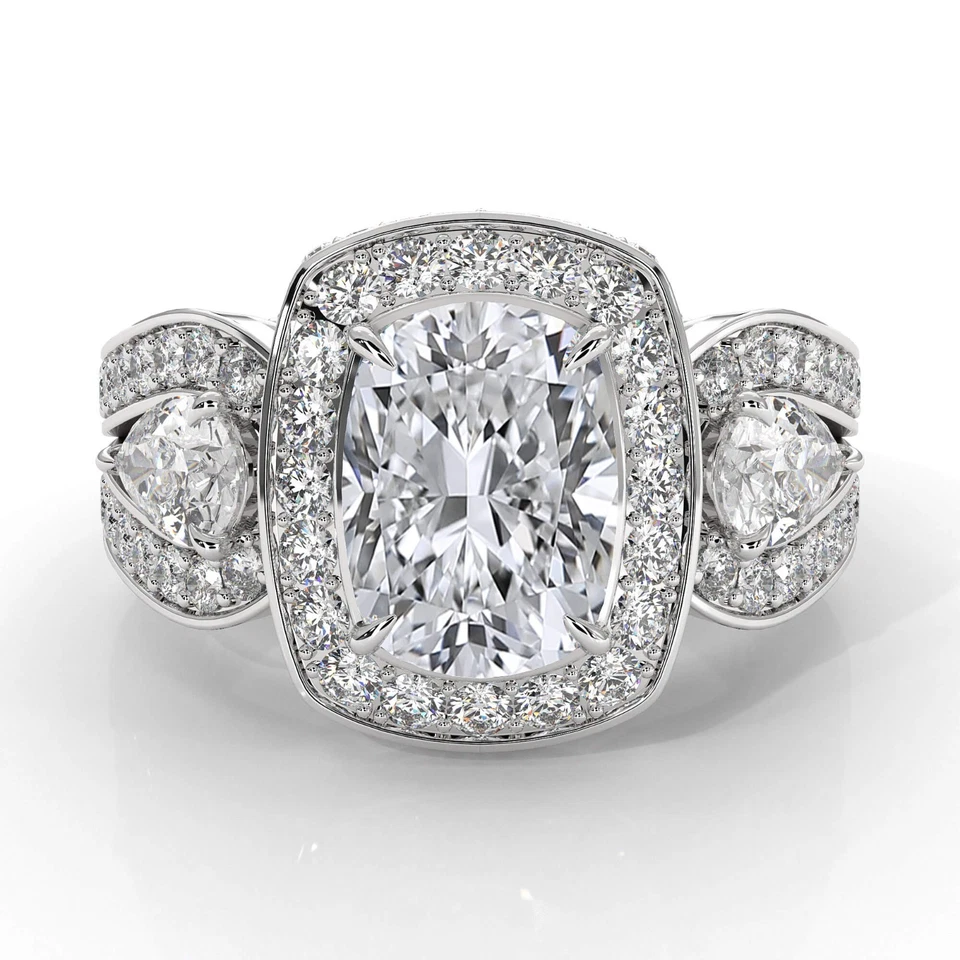 Anillo de compromiso de diamantes con halo de 3 piedras de 2,86 quilates y cojín oro GIA F-VVS2 Foto 1 de 4