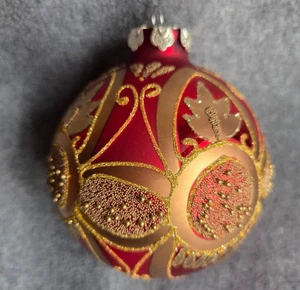 Bombay Co. Brillo Soplado a Mano 3D Mica Rojo Bola de Vidrio Adorno de Navidad 4" - Imagen 1 de 3