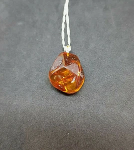Hermoso colgante de coñac ámbar báltico natural genuino de 6,3 gramos - Imagen 1 de 8