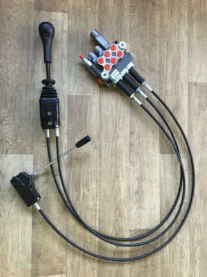 Hydraulic valve manual control valve 40L set 3DW + float + cross lever - Image 1 of 4