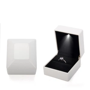 Ring Box with LED Light Velvet Jewelry Gift Wedding Proposal Engagement Diamond - Picture 1 of 16