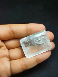 Octágono de cuarzo transparente natural radiante con patrones vibrantes de arco iris 156 quilates - Imagen 1 de 8