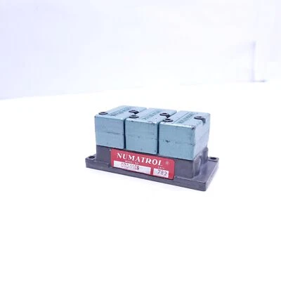 Válvula lanzadera Numatics Numatrol ORO-1106, 1,5-80 PSIG, puertos NPT de 1/8" Foto 1 de 4