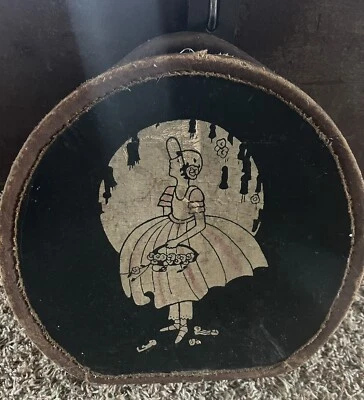 Maleta Equipaje Viaje Tren Noche Vintage Años 20 11" x 5" Redonda Niña Foto 1 de 4