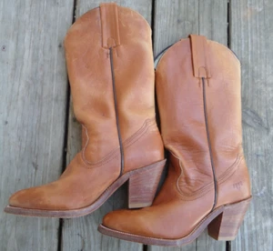 Stivali cowboy donna Frye taglia 6AA stivali western classici vintage pelle marrone LEGGI - Foto 1 di 18