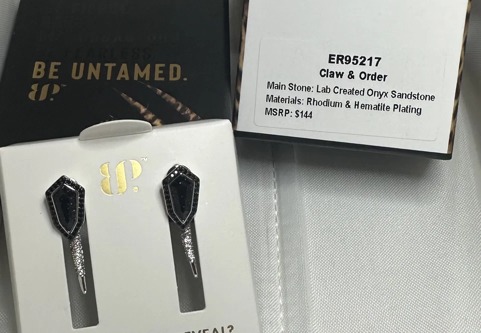 Серьги-песчаники из оникса коллекция Claw and Order Untamed Bomb Party ER95217  - Изображение 1 из 1