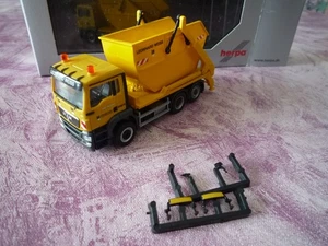 Cassone ribaltabile Herpa MAN TGS 3 assi Leonhard Weiss scala 1:87 autocostruzione - Foto 1 di 6