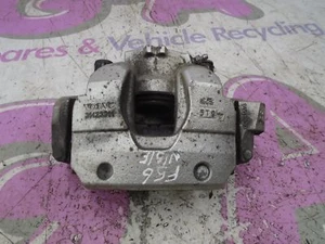 VOLVO XC60 R-DESIGN 2.4 DIESEL AUTOMATIK BREMSSATTEL VORNE BEIFAHRERSEITE 2015 - Bild 1 von 3