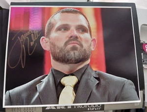Signed Autographed 8x10 Photo - WWE Wrestling - Picture 1 of 1