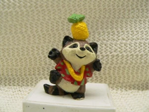 HALLMARK EVERYDAY MERRY MINIATURE 1990 RACCOON - Picture 1 of 2