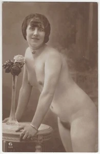 Fotografía desnuda francesa 1920 - frontal con Big Bush - Imagen 1 de 2