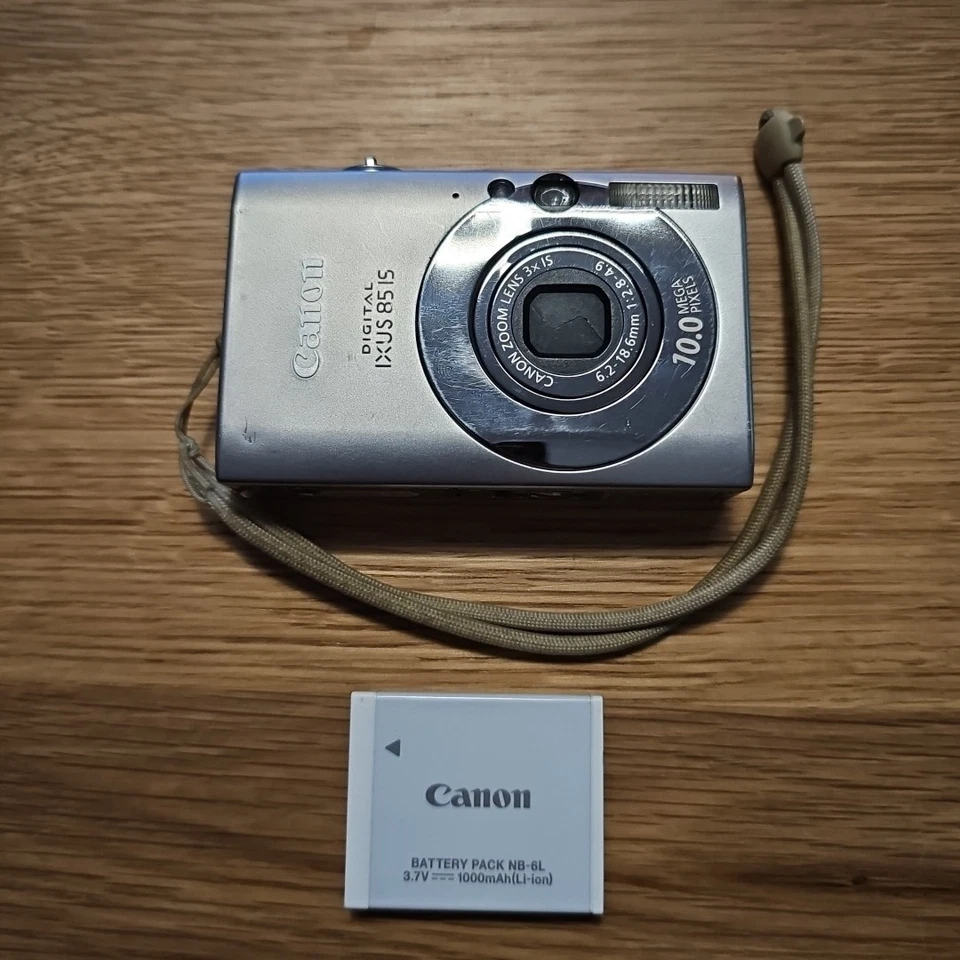 Digitalkamera Canon IXUS 85 IS Silber Getestet Funktioniert Zustand Gut Kratzer  - Bild 1 von 4