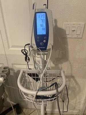 Monitor de signos vitales puntuales Welch Allyn 420 en carro 42NTB con batería/SpO2 NUEVA Foto 1 de 4