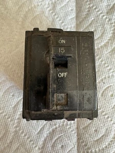 Disyuntor Square D QOB315 15 amperios 3 polos 240 V tipo QOB perno ¡Funciona bien!! - Imagen 1 de 5