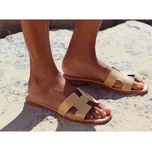 Madden Girl Raffia Hailey Flat Sandal Slide Size 10 Natural NEW - Picture 1 of 9