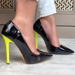 Gianni Versace Jeans Black Patent Leather Neon Heels Shoes Pumps EU 37 UK 4 - Picture 1 of 15