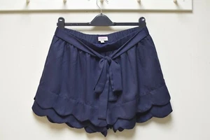 ANDREE by UNIT Navy Blue Crepe Shorts with Scalloped Hem Edge Size L NWOT - Picture 1 of 3
