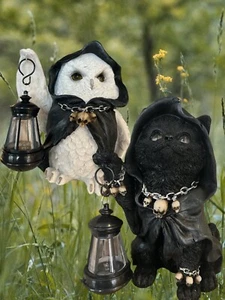 Reapers Flight Lantern - Feline Lantern lights on - Picture 1 of 5