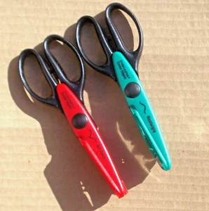 Fiskars Corner Edgers Nostalgia / Art Deco Lot of 2 Pair Craft Scissors - Picture 1 of 5