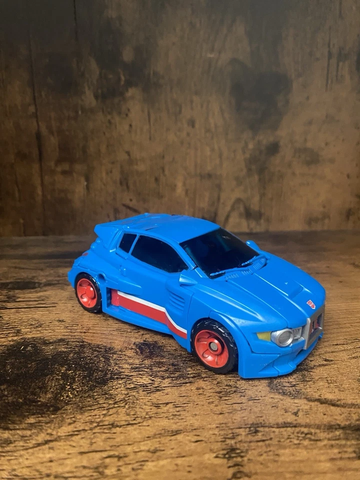 Transformers Thrilling 30 Skids Deluxe Class Autobot Generations 2014 Incomplete - Image 1 of 4