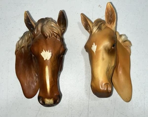 Lotto 2 sculture applique da parete in ceramica testa di cavallo vintage made in Japan - Foto 1 di 10