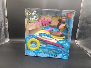 Fehler ?? Sea Splashin Barbie und Kelly Sea Jetski Spielset 2003 Mattel Neu in Box - Bild 1 von 10