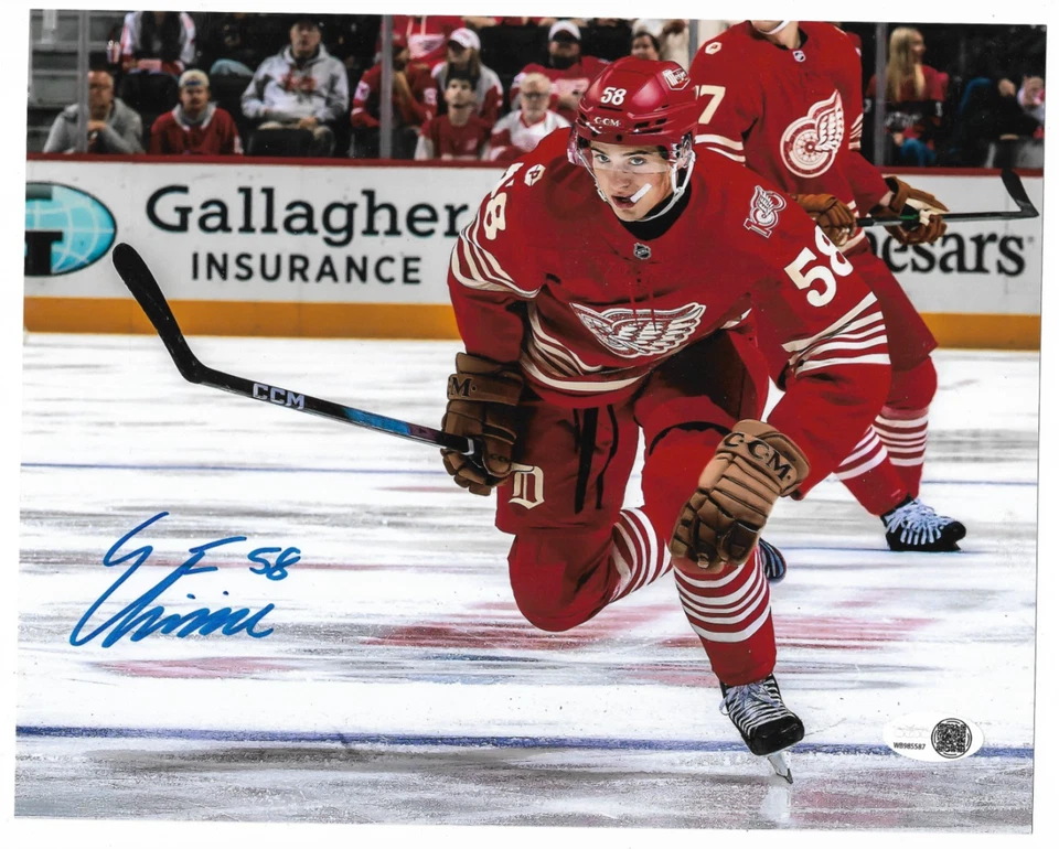 Detroit Red Wings EMMITT FINNIE Signed 8x10 Photo JSA - Image 1 of 1