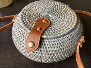 Fat & Round Stroh Korb Optik Schulter/Umhängetasche Handtasche Tasche Grau/Hellbraun - Bild 1 von 9