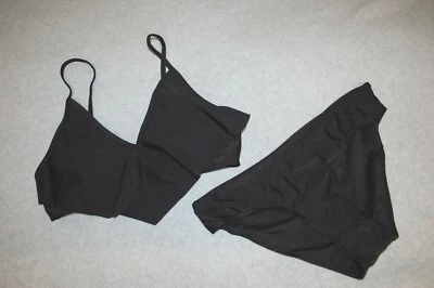 CONJUNTO DE BIQUÍNI FEMININO 2 PEÇAS BLUSA BABADO PRETO SÓLIDO Tamanho M 8-10 - Imagem 1 de 2