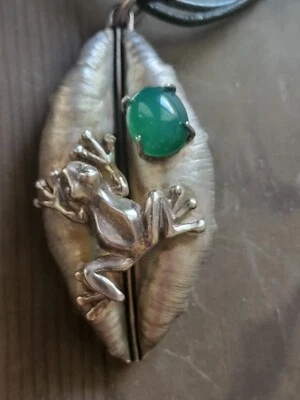 Authentic Hector Salgado Sterling Mexico  Leaf Frog Green Stone Necklace 32 Gram - Image 1 of 4