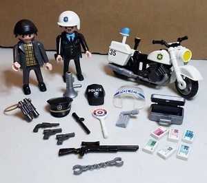 PLAYMOBIL POLIZIOTTO, LADRO, MOTO PLUS ACCESSORI 1997 - Foto 1 di 10