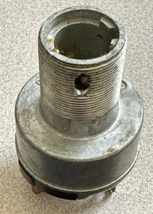 STANDARD PRODUCTS US26 IGNITION SWITCH-NEW-FREE SHIPPING IN THE CONTINENTAL US - Picture 1 of 4