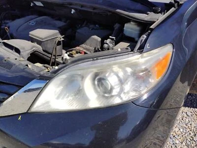 Used Left Headlight Assembly fits: 2017 Toyota Sienna halogen clear lens Left Gr Foto 1 de 4