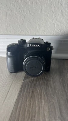 Panasonic Lumix GH4 16MP profesional con lente Meke 1,8/25 Foto 1 de 3