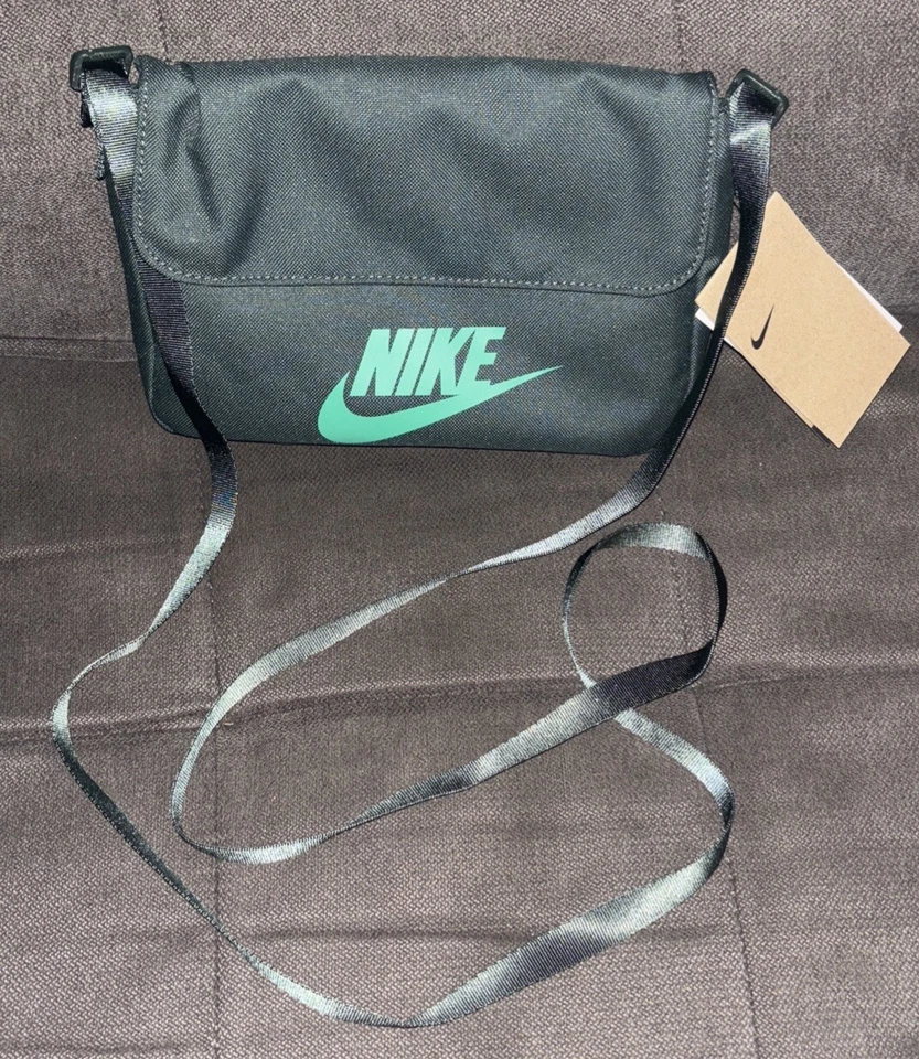 Nike Sportswear Futura 365 Crossbody Bag Purse Handbag Swoosh GREEN CW9300