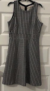 Ann Taylor Loft Sleeveless Black Dress Size 4 Petite 4P Classic Fit Flare EUC - Picture 1 of 3
