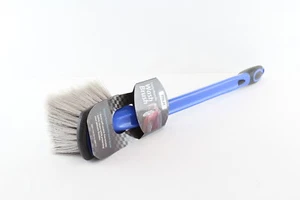 DELUXE LONG HANDLE WASH BRUSH NON SLIP COMFORT GRIP AND LIGHTWEIGHT DESIGN - Picture 1 of 4