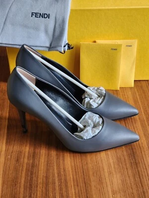 $650 NUEVO EN CAJA 100% Auténtico FENDI Mujer Cuero Stiletto Bombas Gris 7 37 Foto 1 de 4