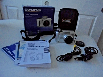 Olympus CAMEDIA C-740 Ultra Zoom 3.2MP Digital Camera - Silver - Image 1 of 4