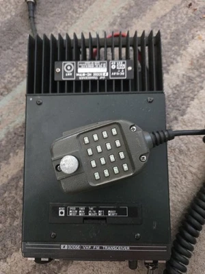 Icom IC-27H Ricetrasmettitore Radioamatoriale VHF-FM 144Mhz 9 Ricordi Compatto Nero - Immagine 1 di 4