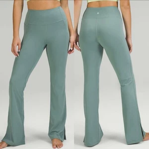 Lululemon Groove Super-High-Rise Split-Hem Flare Pants Nulu Sage Green Damen 4 - Bild 1 von 15