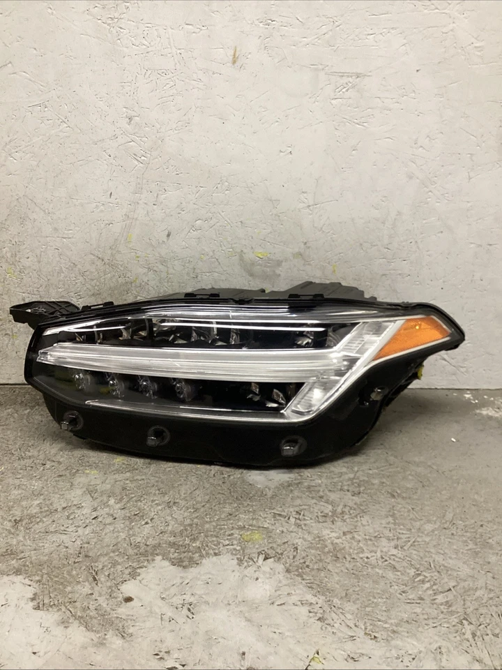 2018-2020 VOLVO XC90 LEFT DRIVER SIDE LH HEADLIGHT NON ADAPTIVE 31655706 OEM - Image 1 of 4