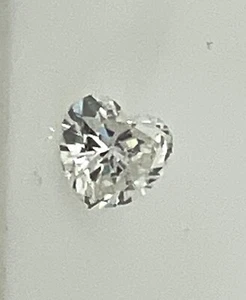 Heart Shaped Natural Diamond 1=0.34ct rare - Picture 1 of 3